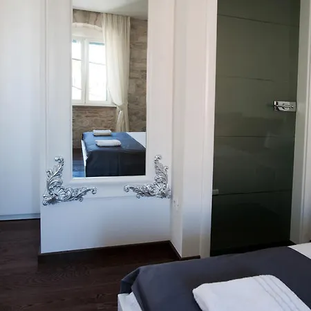 Speruna Luxury Split