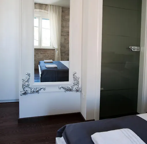 Speruna Luxury Split